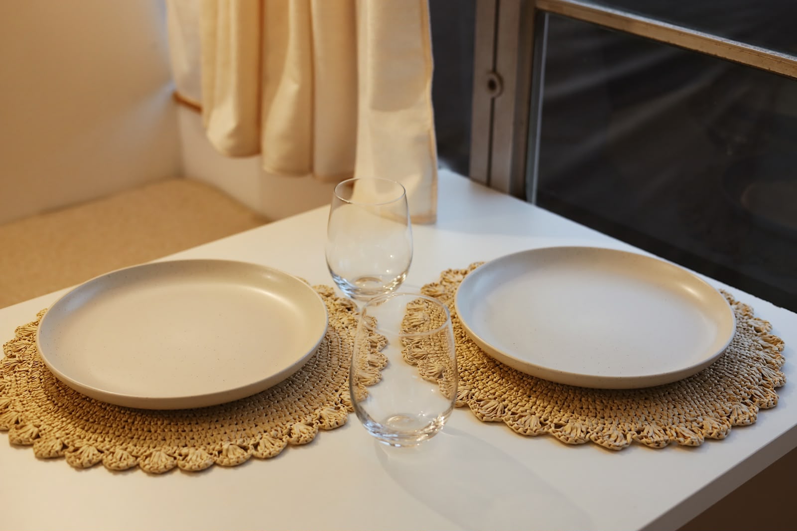 Outdoor table setting